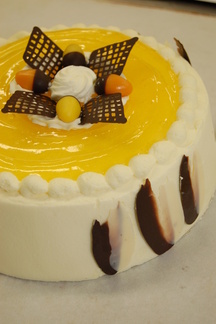 Pakollinen konditoriatuote oli Pääsiäiskakku. Tässä voittajien taidonnäyte kakusta.