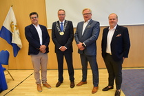 Leipuriliiton puheenjohtajiston muodostavat haliltuksen vpj Harri Jaakkola, Leivon Leipomo Oy (vas.), hallituksen pj Kari Meltovaara, Leipomo Rosten Oy, valtuuskunnan pj Jari Elonen, Elonen Oy Leipomo ja valtuuskunnan vpj Anttu Rautio, Kotileipomo Siiskonen Oy.