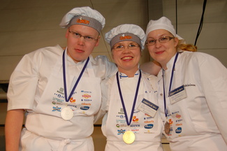 Leipomoalan SM 2011kahvileipäsarjan kolme parasta olivat  Markus Kuonanoja hopeaa, Katri Mäkinen kultaa ja Tytti Tukiainen pronssia.