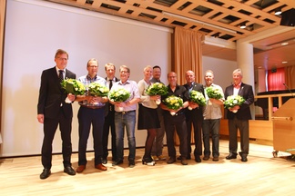 Vuoden 2015 vuosikokouksessa Leipuriliiton kultaisen ansiomerkin saivat Juha Mattila (vas.), Rune Luukkonen, Mika Väyrynen, RaimoLiedes, Annukka Lantto, Heikki Räinä, Pekka Eskelinen, Ulf Fagerudd, Simo Vainikka ja Timo Valli.